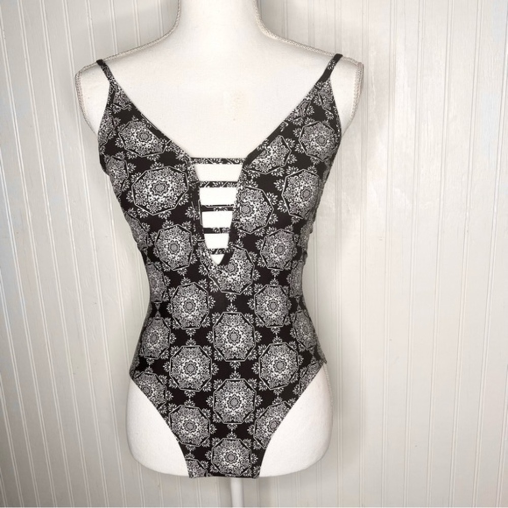 Ella Moss Medallion Print Swimsuit Size XS